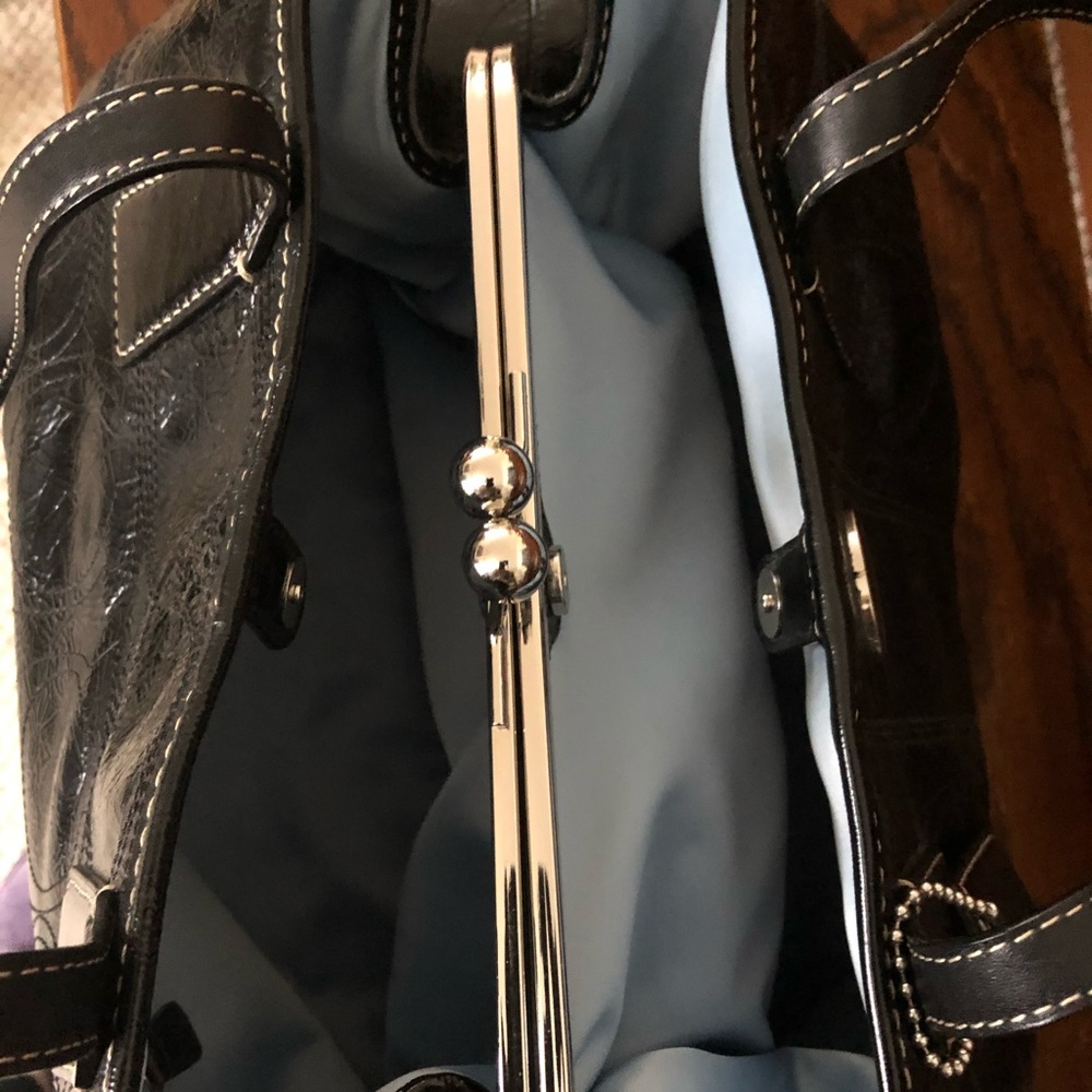 Nwotpatent Leather Signature C Pattern Coach Purse - image 3